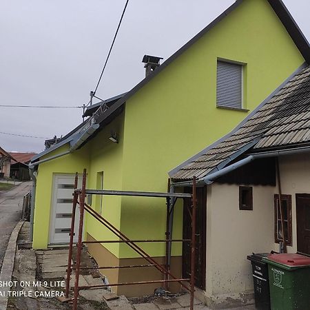 Nice Small House In Beautiful Carinthia Feistritz im Rosental Exterior foto